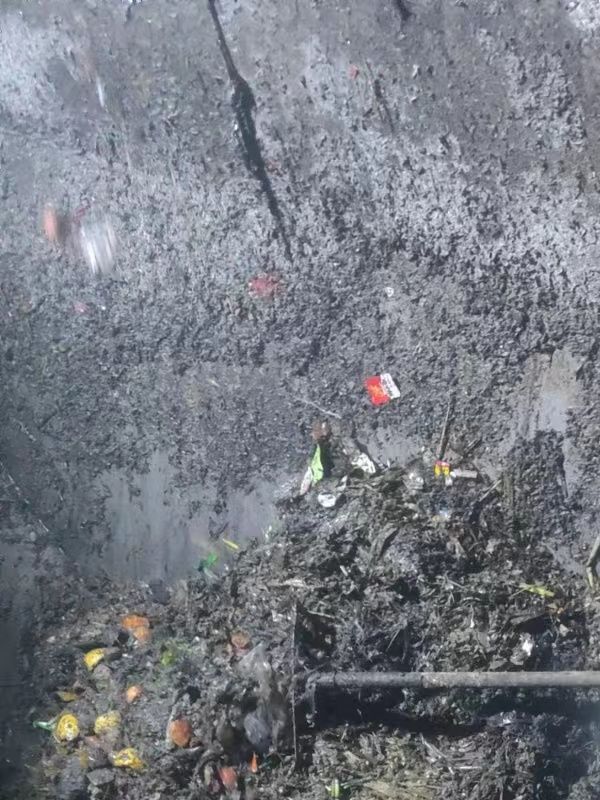 大石桥污水池清理